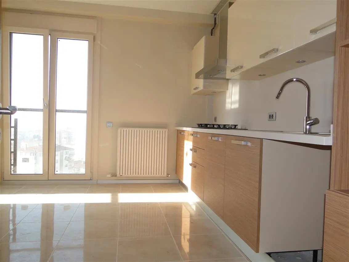 Maltepe Altıntepe Mah. 3+1 90 M2 SATILIK