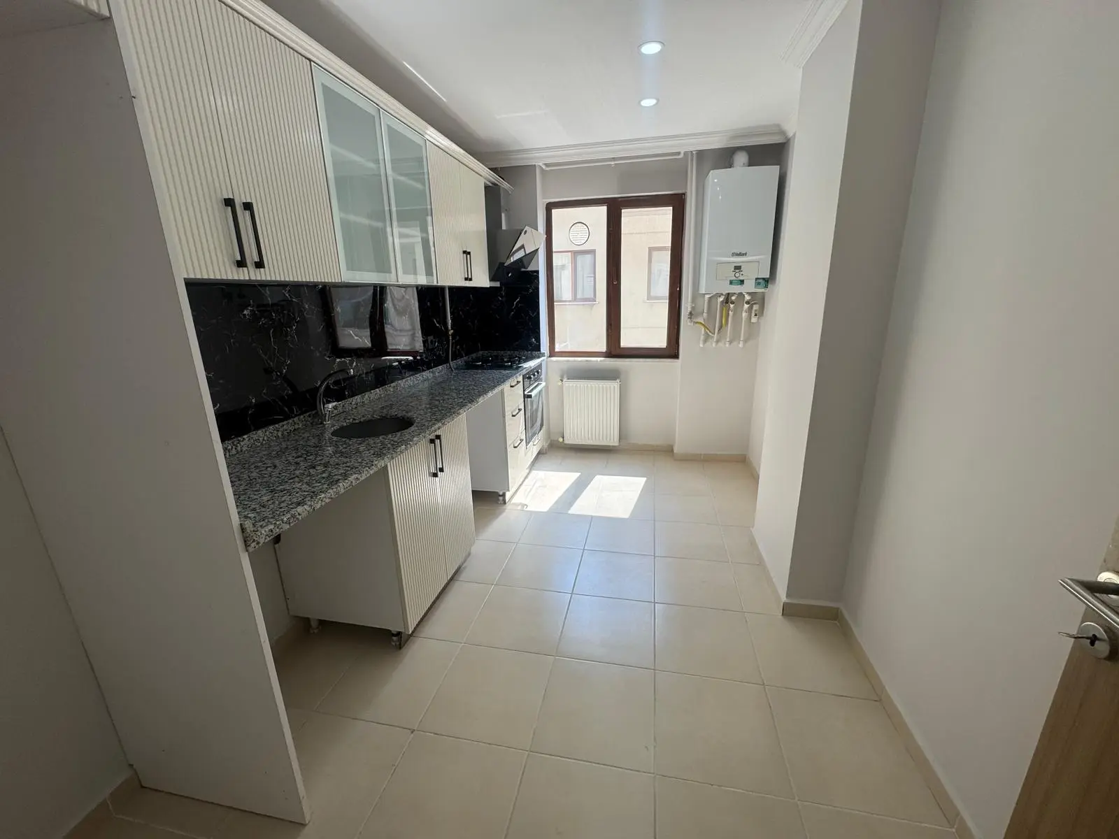 Maltepe Altıntepe Mah. 3+1 100 M2 SATILIK